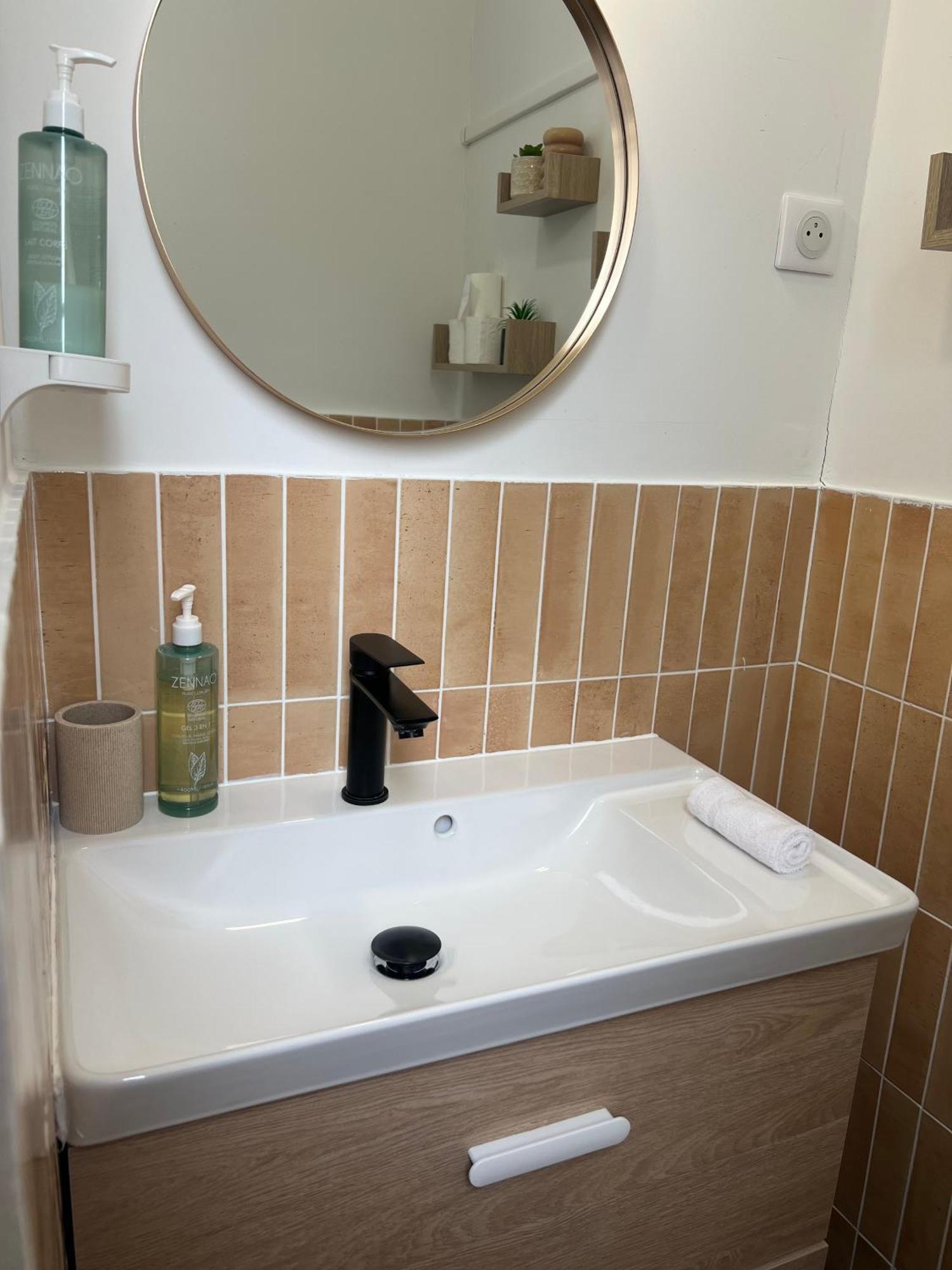 "Le Charleville", Superbe Appartement, Gare De Nevers, Service Premium By Primo C0Nciergerie ภายนอก รูปภาพ